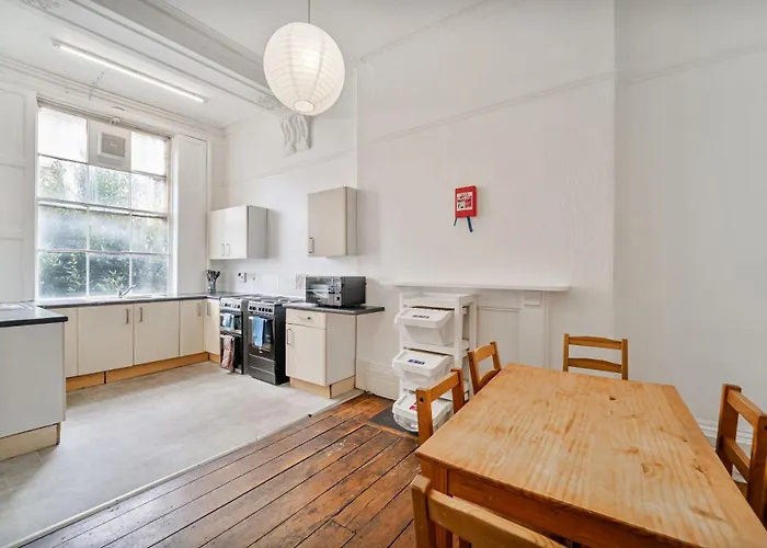 Georgian Shared House No\'3 - By Clifton Short Lets